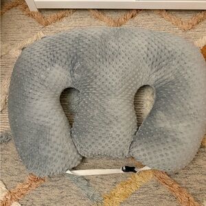 Twin Z pillow with a backup cover in blue (swipe for photo)